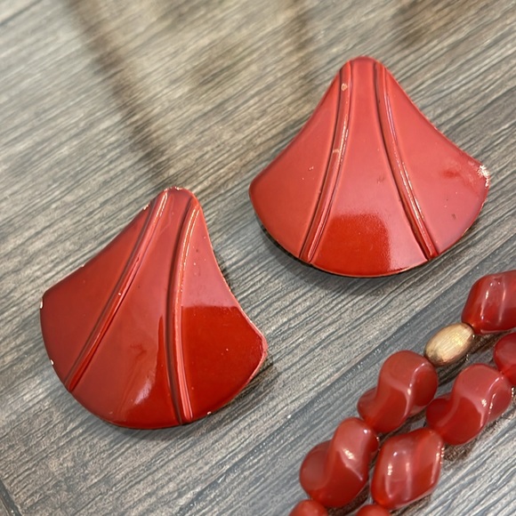 Vintage Brown Acrylic Bead Necklace & Earrings - Picture 12 of 16